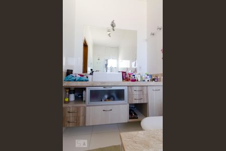 Casa à venda com 311m², 4 quartos e 5 vagasAndar superior - Suíte 2