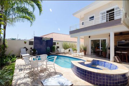 Casa à venda com 311m², 4 quartos e 5 vagasÁrea externa