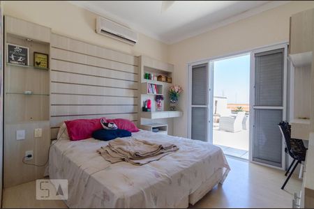 Casa à venda com 311m², 4 quartos e 5 vagasAndar superior - Suíte 2