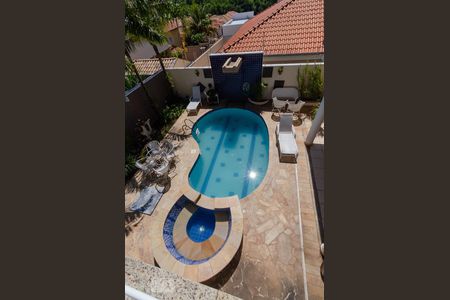 Casa à venda com 311m², 4 quartos e 5 vagasVista da varanda superior