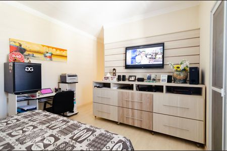 Casa à venda com 311m², 4 quartos e 5 vagasAndar superior - Suíte 1 