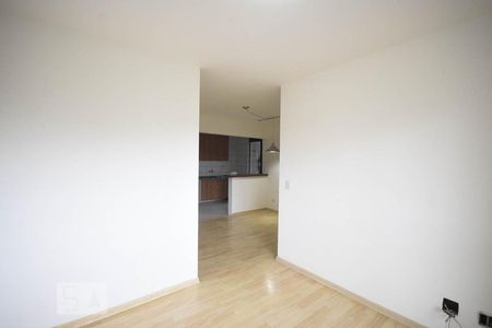 Sala de apartamento para alugar com 3 quartos, 70m² em Jardim Ampliação, São Paulo