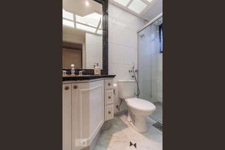 Apartamento à venda com 340m², 4 quartos e 4 vagasBanheiro suíte 3