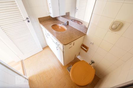 Banheiro social de apartamento para alugar com 2 quartos, 58m² em Barra da Tijuca, Rio de Janeiro