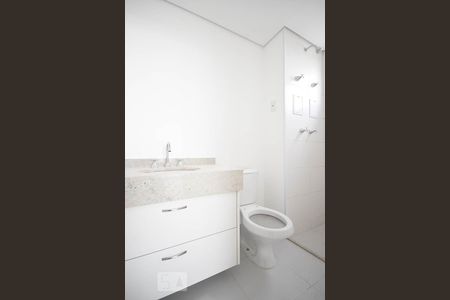 Banheiro suíte de kitnet/studio para alugar com 1 quarto, 39m² em Real Parque, São Paulo
