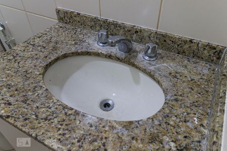 Apartamento para alugar com 200m², 4 quartos e 2 vagas Apartamento para alugar com 200m², 4 quartos e 2 vagasBanheiro Corredor