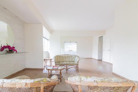 Apartamento para alugar com 75m², 2 quartos e 1 vaga Apartamento para alugar com 75m², 2 quartos e 1 vagaHall