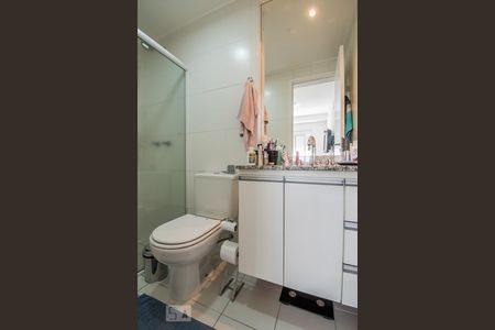 Apartamento à venda com 68m², 2 quartos e 2 vagas Apartamento à venda com 68m², 2 quartos e 2 vagasBanheiro Suíte