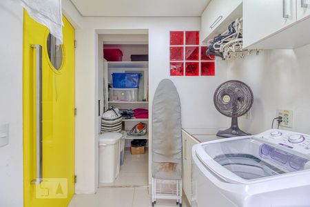 Apartamento à venda com 140m², 3 quartos e 1 vaga Apartamento à venda com 140m², 3 quartos e 1 vagaÁrea de serviço
