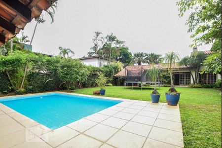 Casa à venda com 750m², 4 quartos e 2 vagasPiscina