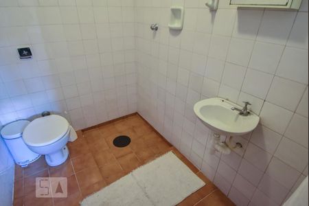 Casa à venda com 750m², 4 quartos e 2 vagasBanheiro Edícula de Serviços