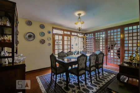 Casa à venda com 750m², 4 quartos e 2 vagasSala de Jantar 