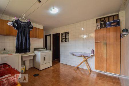 Casa à venda com 750m², 4 quartos e 2 vagasLavanderia