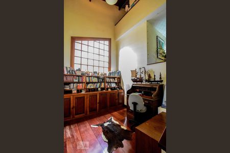 Casa à venda com 750m², 4 quartos e 2 vagasEscritório