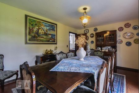 Casa à venda com 750m², 4 quartos e 2 vagasSala de Jantar 
