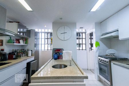 Apartamento para alugar com 192m², 2 quartos e 1 vaga Apartamento para alugar com 192m², 2 quartos e 1 vagaCozinha