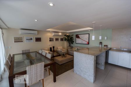 Apartamento à venda com 85m², 2 quartos e 1 vagaSalão gourmet