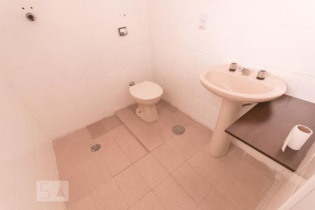 Casa à venda com 140m², 3 quartos e 2 vagasBanheiro 