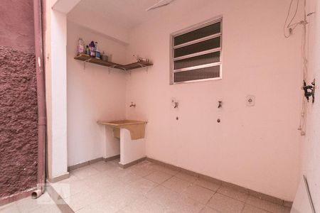 Casa à venda com 140m², 3 quartos e 2 vagasÁrea de serviço 