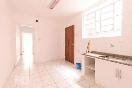 Casa à venda com 140m², 3 quartos e 2 vagasCozinha 