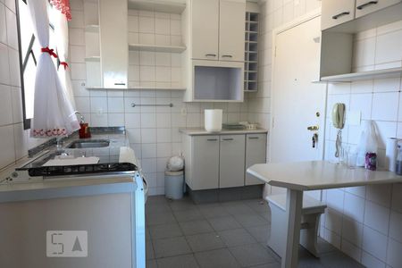 Apartamento para alugar com 98m², 3 quartos e 1 vaga Apartamento para alugar com 98m², 3 quartos e 1 vagaCozinha