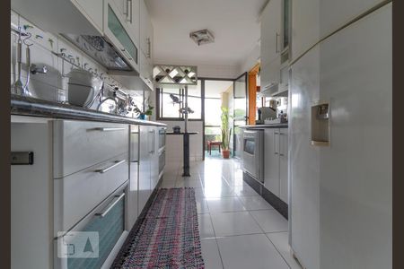 Cozinha de apartamento para alugar com 3 quartos, 178m² em Sumaré, São Paulo