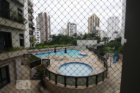 Apartamento à venda com 238m², 4 quartos e 3 vagasVista da suíte 2