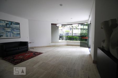 Apartamento à venda com 238m², 4 quartos e 3 vagasHall social