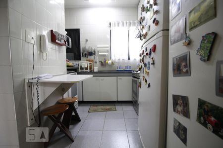 Apartamento à venda com 238m², 4 quartos e 3 vagasCozinha
