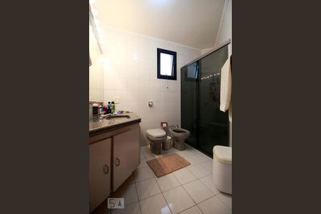 Apartamento à venda com 238m², 4 quartos e 3 vagasBanheiro da suíte 2