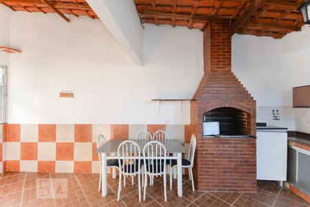 Casa à venda com 170m², 3 quartos e sem vagaCobertura churrasqueira