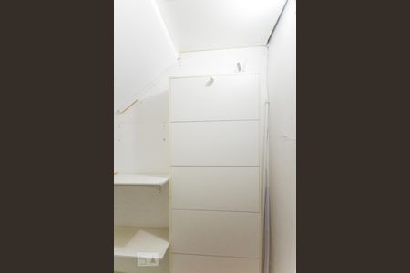 Casa à venda com 170m², 3 quartos e sem vagaSapateira corredor