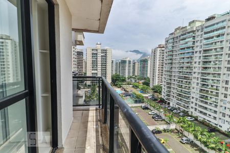 Apartamento à venda com 86m², 3 quartos e 2 vagas Apartamento à venda com 86m², 3 quartos e 2 vagasVaranda Quarto 03 (Suíte)