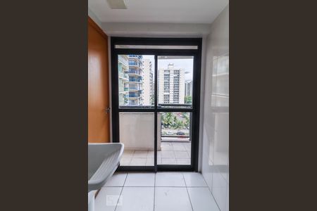 Apartamento à venda com 86m², 3 quartos e 2 vagas Apartamento à venda com 86m², 3 quartos e 2 vagasÁrea de Serviço