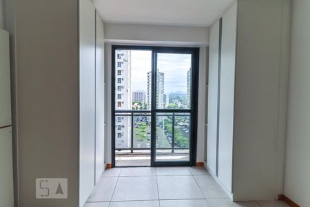 Apartamento à venda com 86m², 3 quartos e 2 vagas Apartamento à venda com 86m², 3 quartos e 2 vagasQuarto 03 (Suíte)