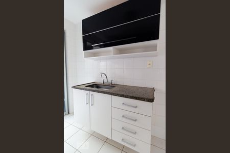 Cozinha de apartamento para alugar com 3 quartos, 72m² em Mansões Santo Antônio, Campinas