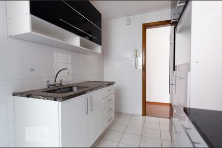 Cozinha de apartamento para alugar com 3 quartos, 72m² em Mansões Santo Antônio, Campinas