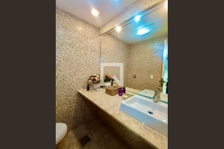 Apartamento à venda com 280m², 4 quartos e 3 vagas Apartamento à venda com 280m², 4 quartos e 3 vagasLavabo