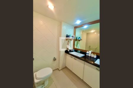 Apartamento à venda com 280m², 4 quartos e 3 vagas Apartamento à venda com 280m², 4 quartos e 3 vagasSuíte 1 banheiro