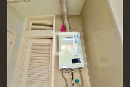 Apartamento à venda com 280m², 4 quartos e 3 vagas Apartamento à venda com 280m², 4 quartos e 3 vagasÁrea serviço