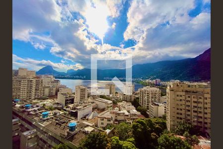 Apartamento à venda com 280m², 4 quartos e 3 vagas Apartamento à venda com 280m², 4 quartos e 3 vagasQuarto 2 vista