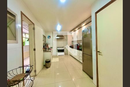 Apartamento à venda com 280m², 4 quartos e 3 vagas Apartamento à venda com 280m², 4 quartos e 3 vagasCopa / Cozinha