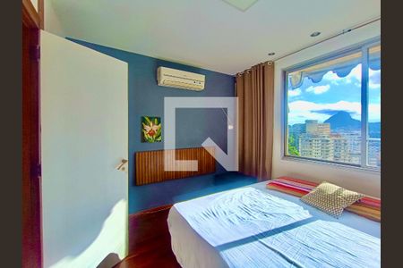 Apartamento à venda com 280m², 4 quartos e 3 vagas Apartamento à venda com 280m², 4 quartos e 3 vagasQuarto 1