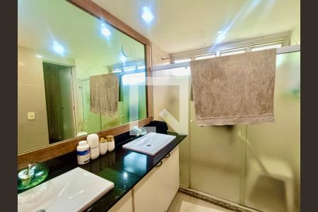 Apartamento à venda com 280m², 4 quartos e 3 vagas Apartamento à venda com 280m², 4 quartos e 3 vagasSuíte 1 banheiro