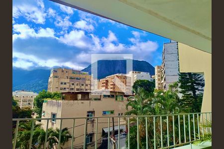 Apartamento à venda com 280m², 4 quartos e 3 vagas Apartamento à venda com 280m², 4 quartos e 3 vagasÁrea Comum - Playground vista