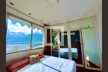 Apartamento à venda com 280m², 4 quartos e 3 vagas Apartamento à venda com 280m², 4 quartos e 3 vagasQuarto 1