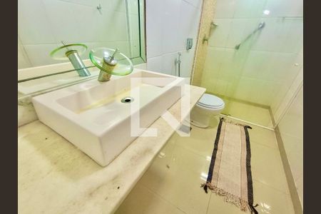 Apartamento à venda com 280m², 4 quartos e 3 vagas Apartamento à venda com 280m², 4 quartos e 3 vagasSuíte 2 banheiro