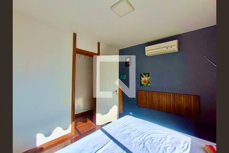 Apartamento à venda com 280m², 4 quartos e 3 vagas Apartamento à venda com 280m², 4 quartos e 3 vagasQuarto 1