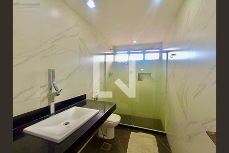 Apartamento à venda com 280m², 4 quartos e 3 vagas Apartamento à venda com 280m², 4 quartos e 3 vagasSuíte 2 banheiro