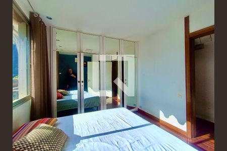 Apartamento à venda com 280m², 4 quartos e 3 vagas Apartamento à venda com 280m², 4 quartos e 3 vagasQuarto 1